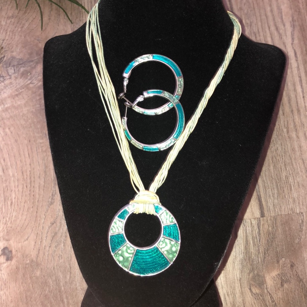 Teal necklace with matching earrings!